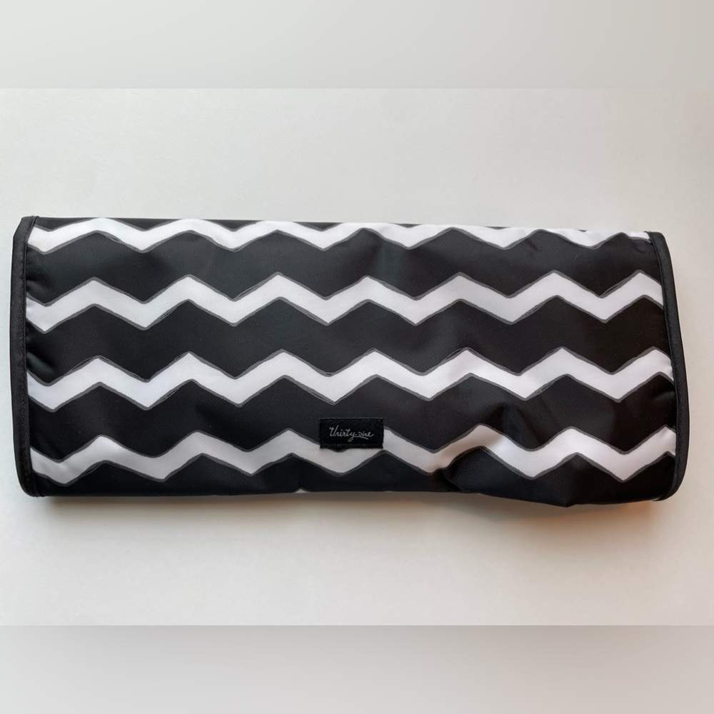thirty-one black and white chevron curling iron/straightener travel bag.